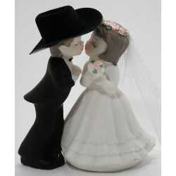 4-1/8" Kissing Couple Cake Top